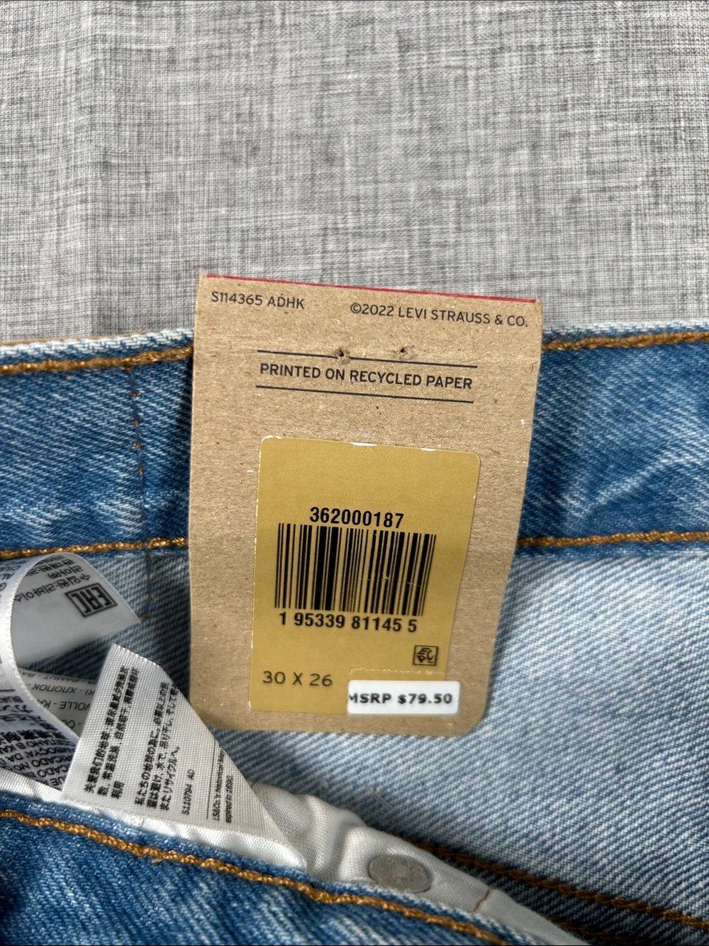 NWT Levi’s 501 Original Cropped Jeans Distressed Light Wash 30x26 - Picture 4 of 11